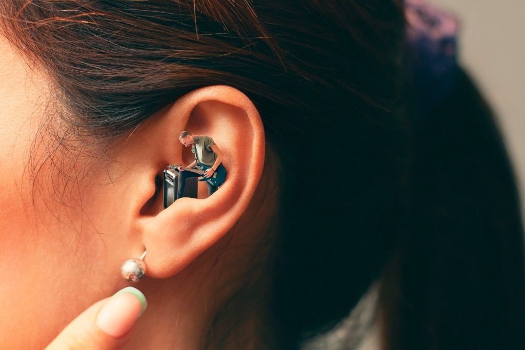 Limpopo Teen Innovator Designs “Alerting Earpiece”